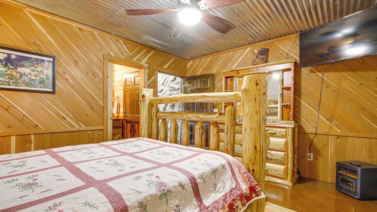 Photo of Bedroom in Tuscumbia