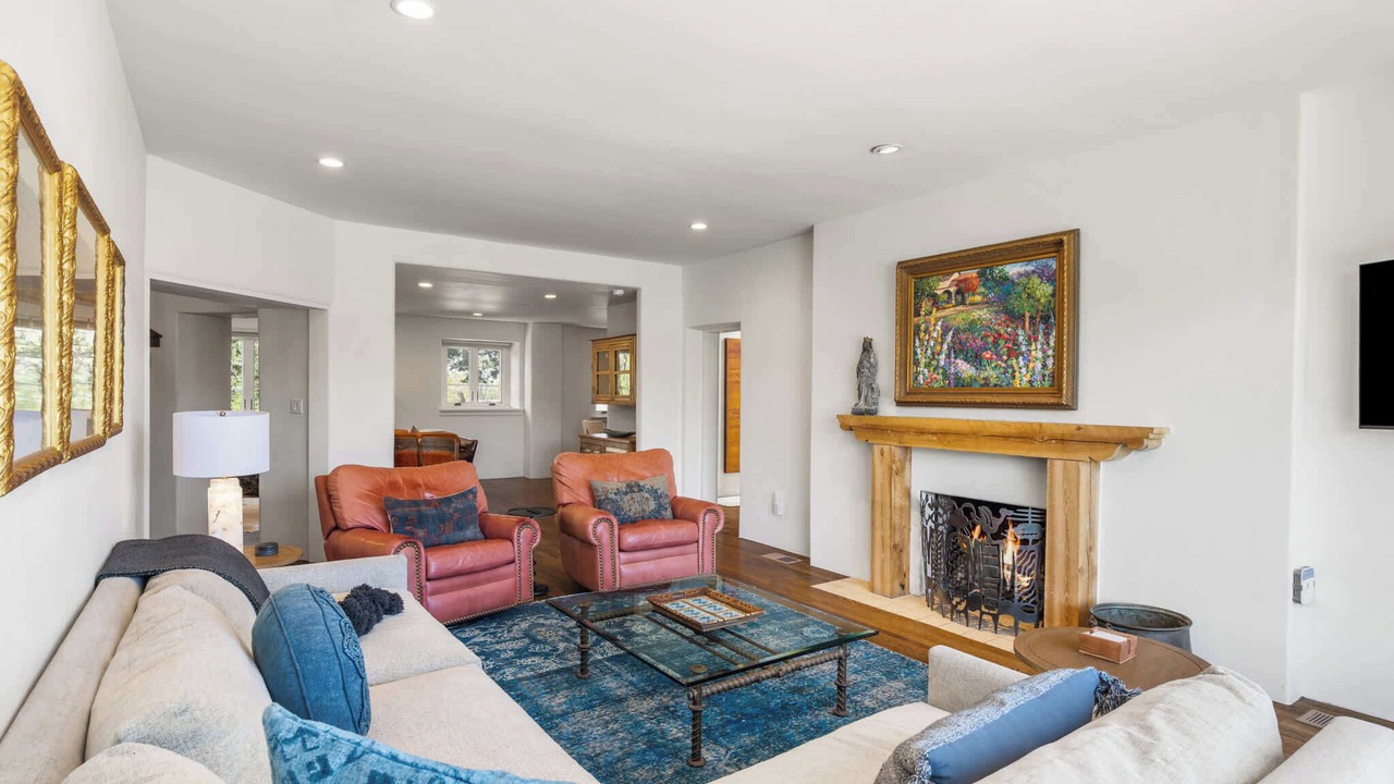 Photo of Livingroom in Northeast Santa Fe