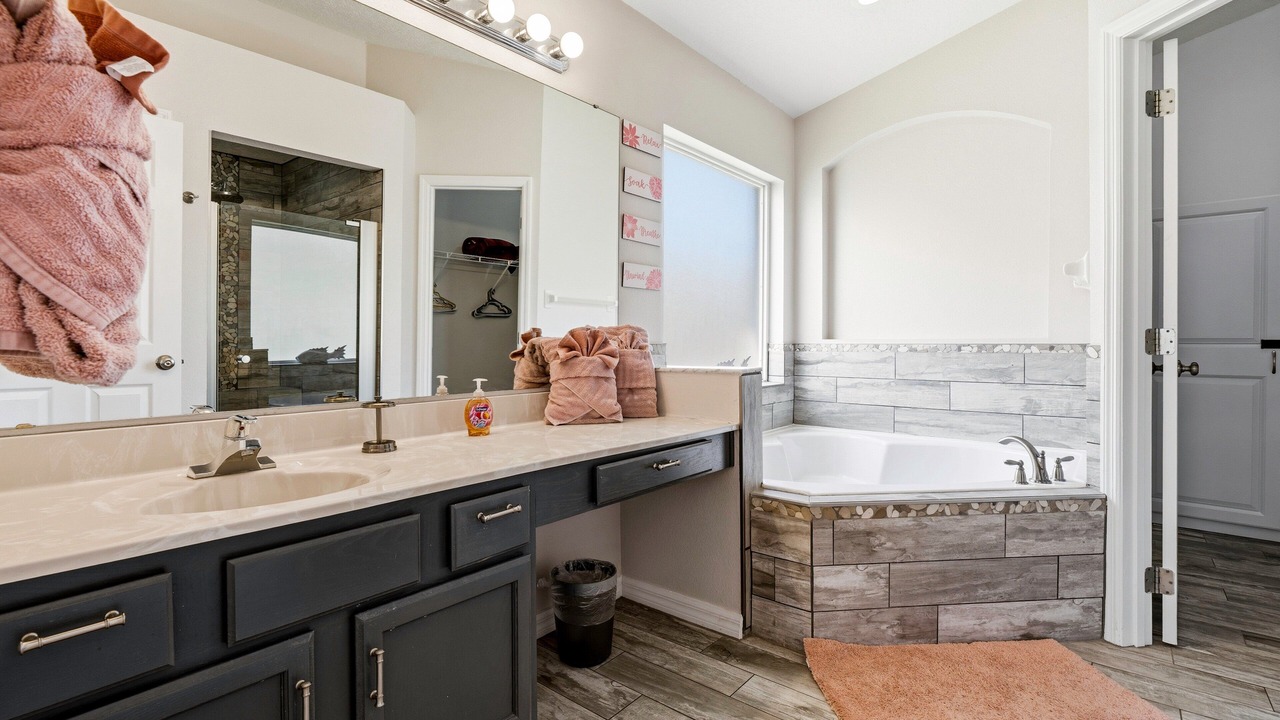 Photo of Bathroom in Lake Berkley