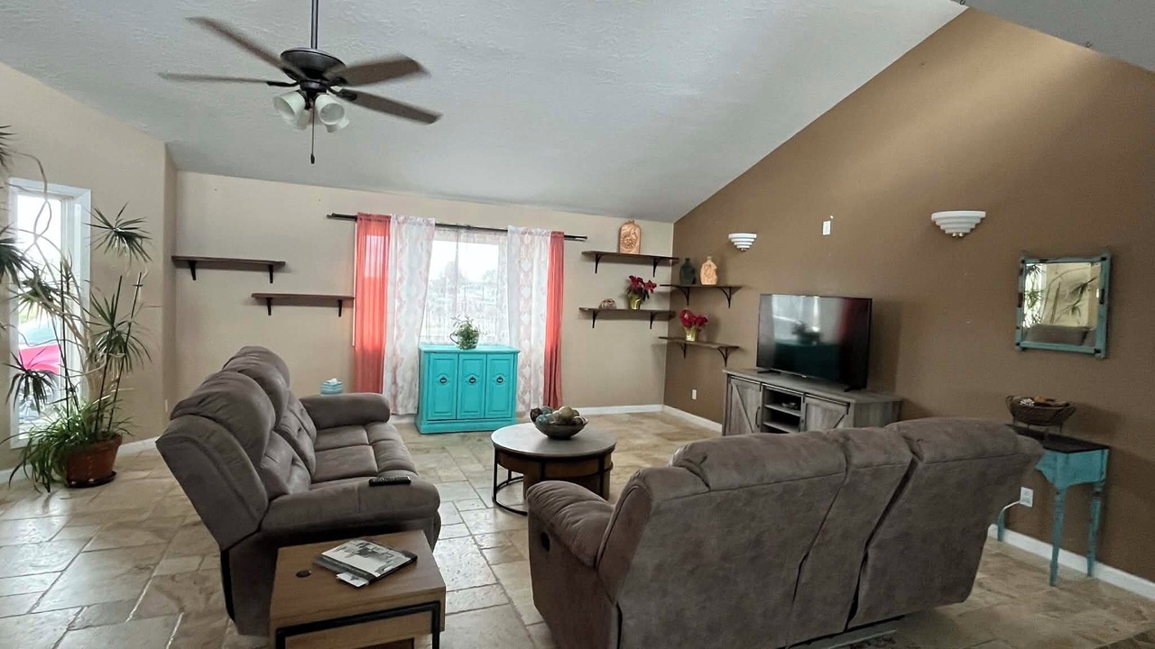 Photo of Livingroom in Espanola