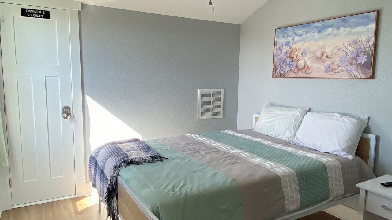 Photo of Bedroom in Carova Beach
