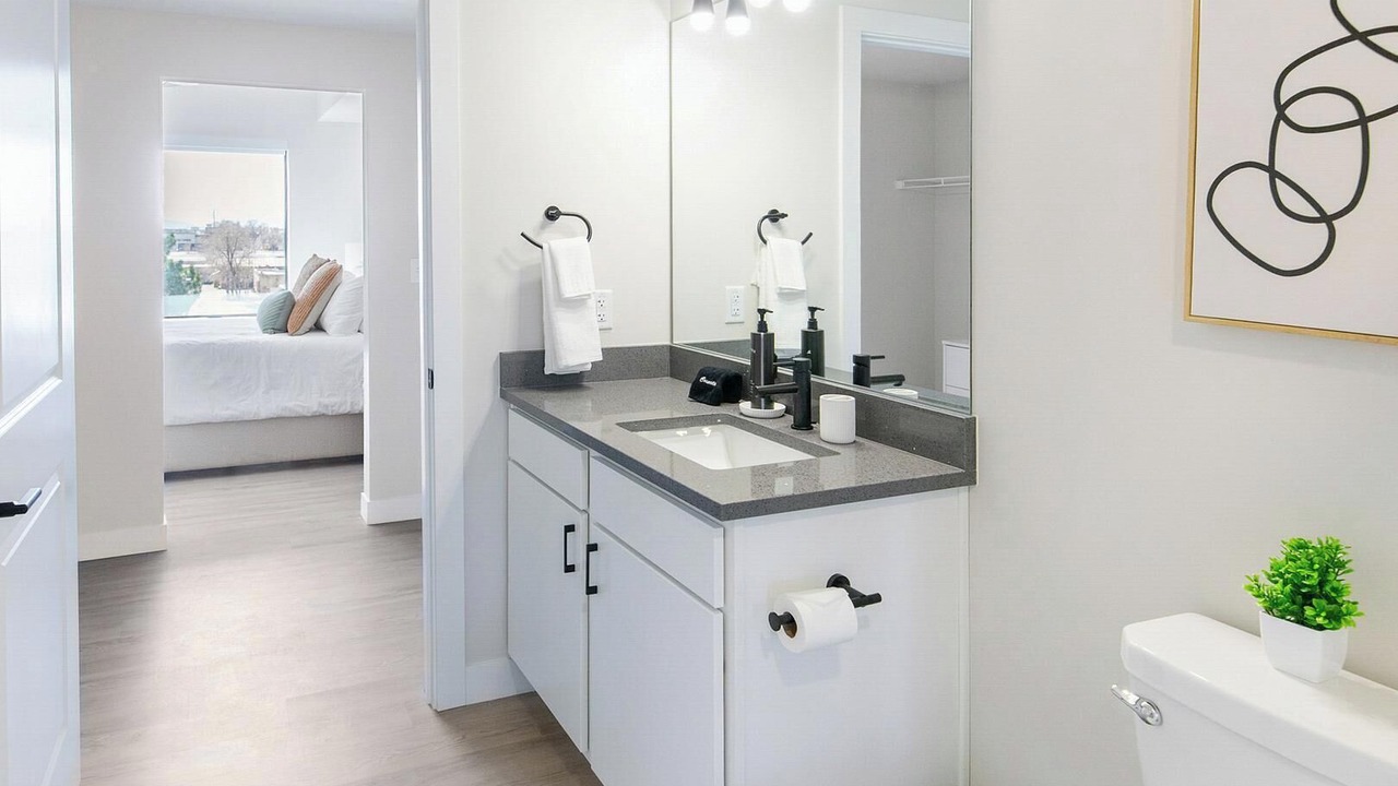Photo of Bathroom in People's Freeway