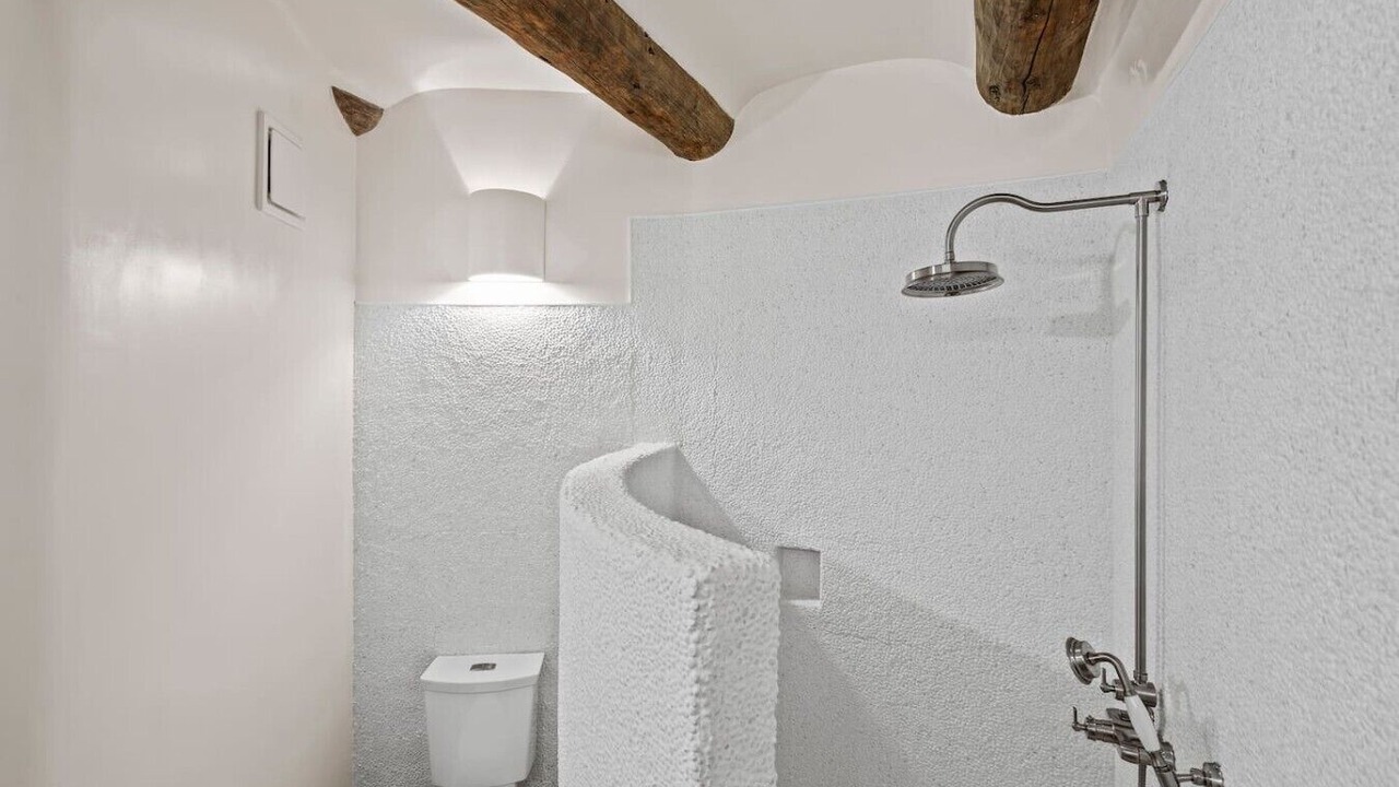 Photo of Bathroom in Tesuque
