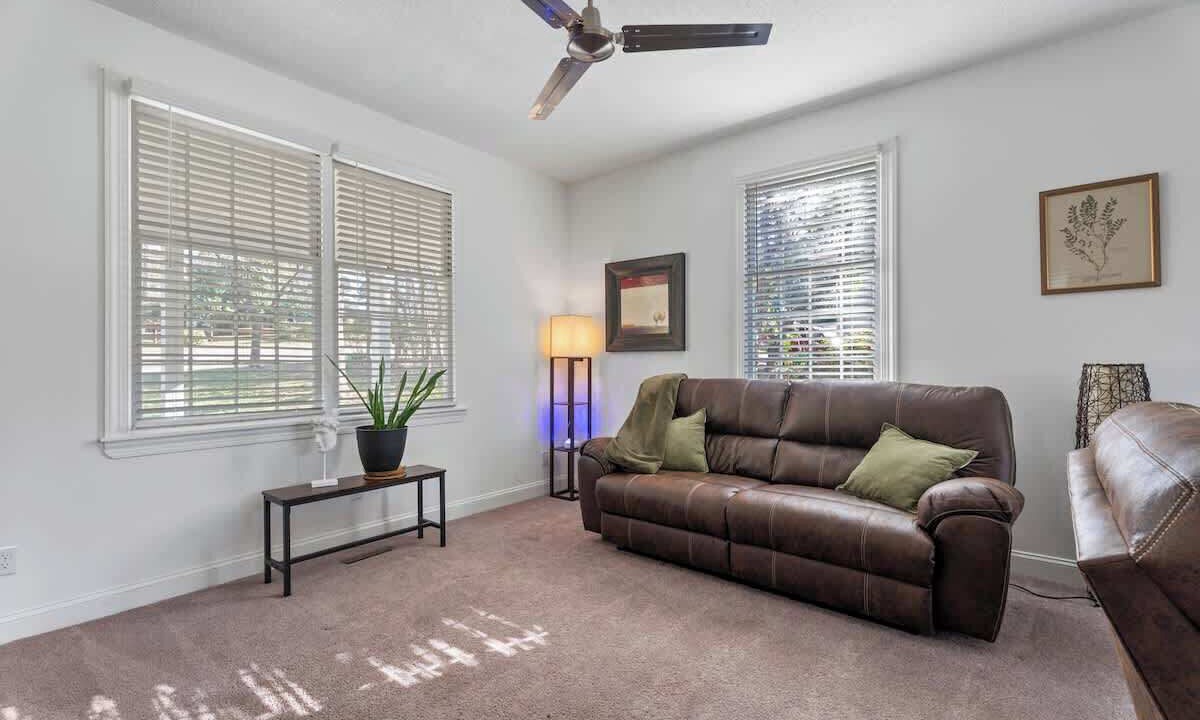Photo of Livingroom in Northwest Raleigh