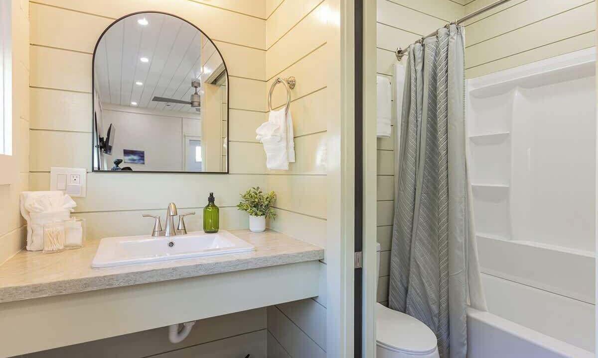 Photo of Bathroom in Wailuku