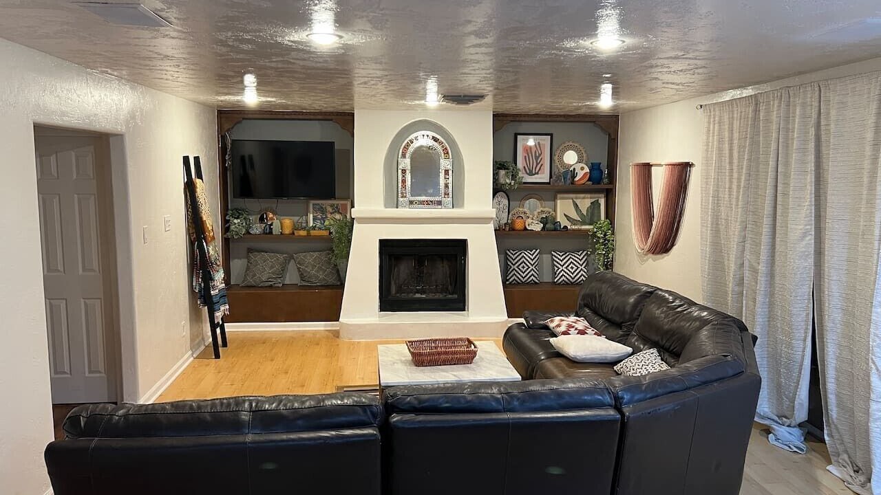Photo of Livingroom in West Bluff