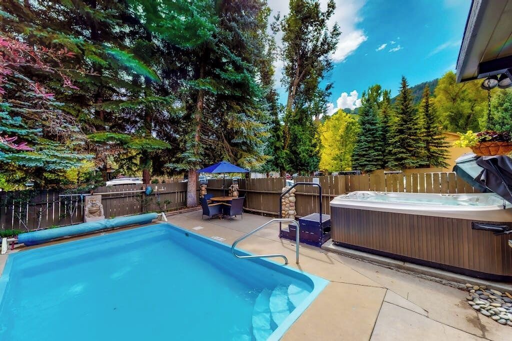 Photo of Outdoor in West End