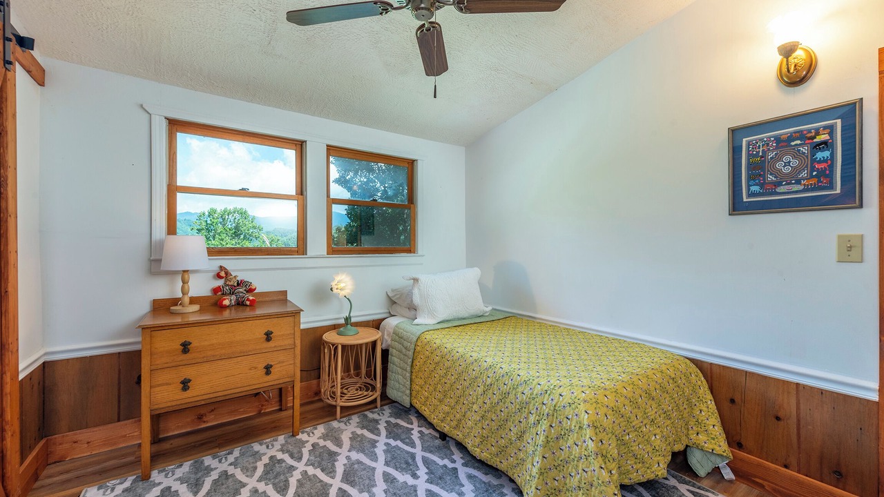 Photo of Bedroom in Burnsville