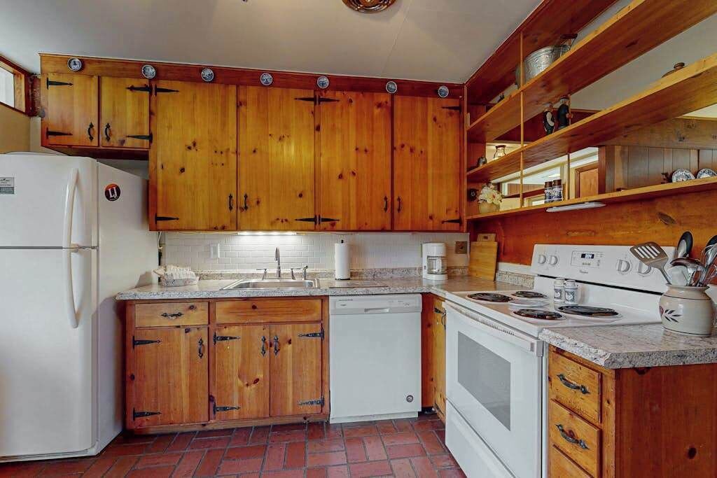 Photo of Kitchen in Lake Junaluska