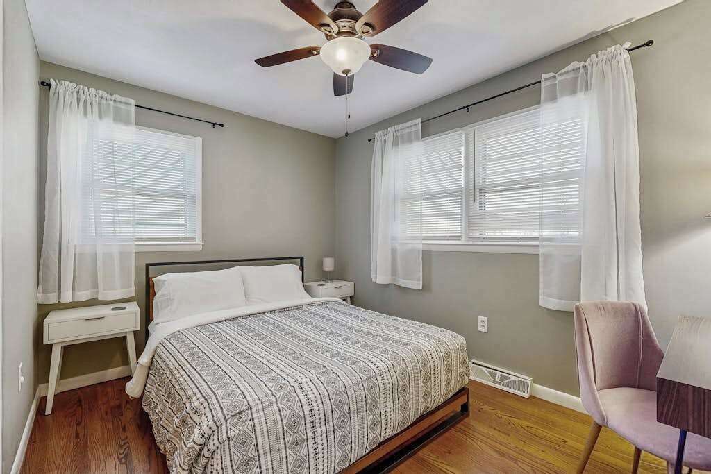 Photo of Bedroom in Royal Pines