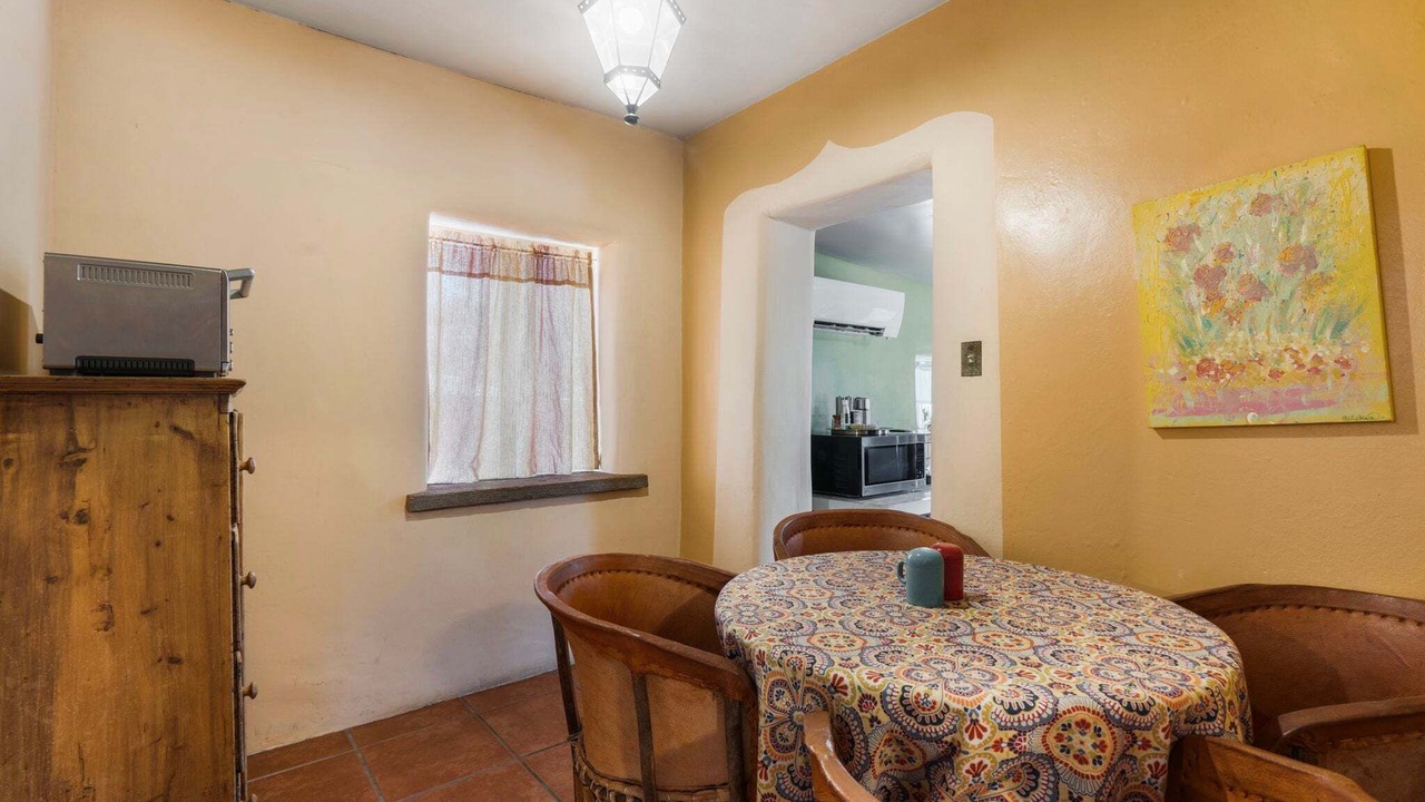 Photo of Livingroom in Historic Eastside