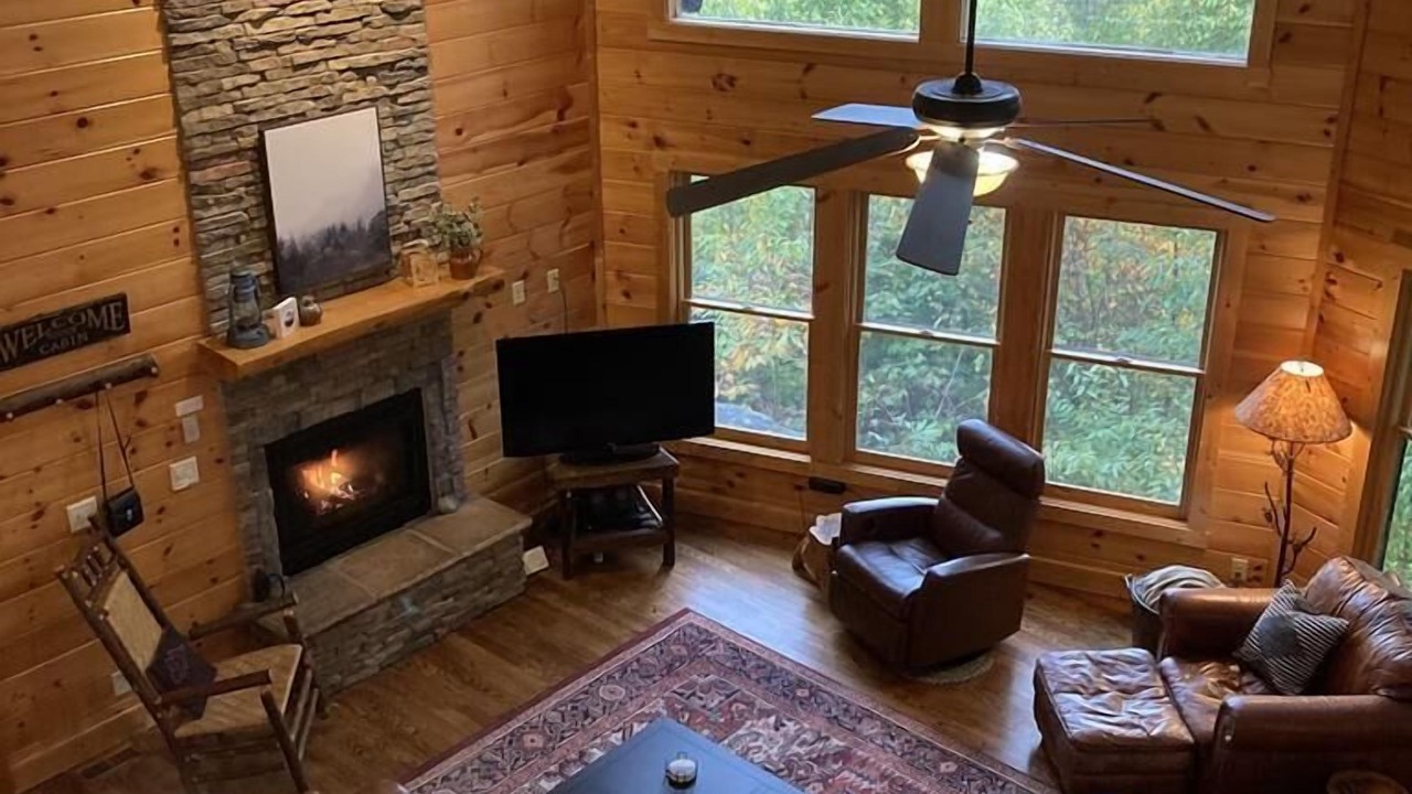 Photo of Livingroom in Cataloochee Ranch