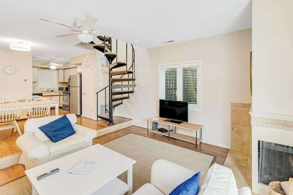 Photo of Livingroom in Country Club Estates