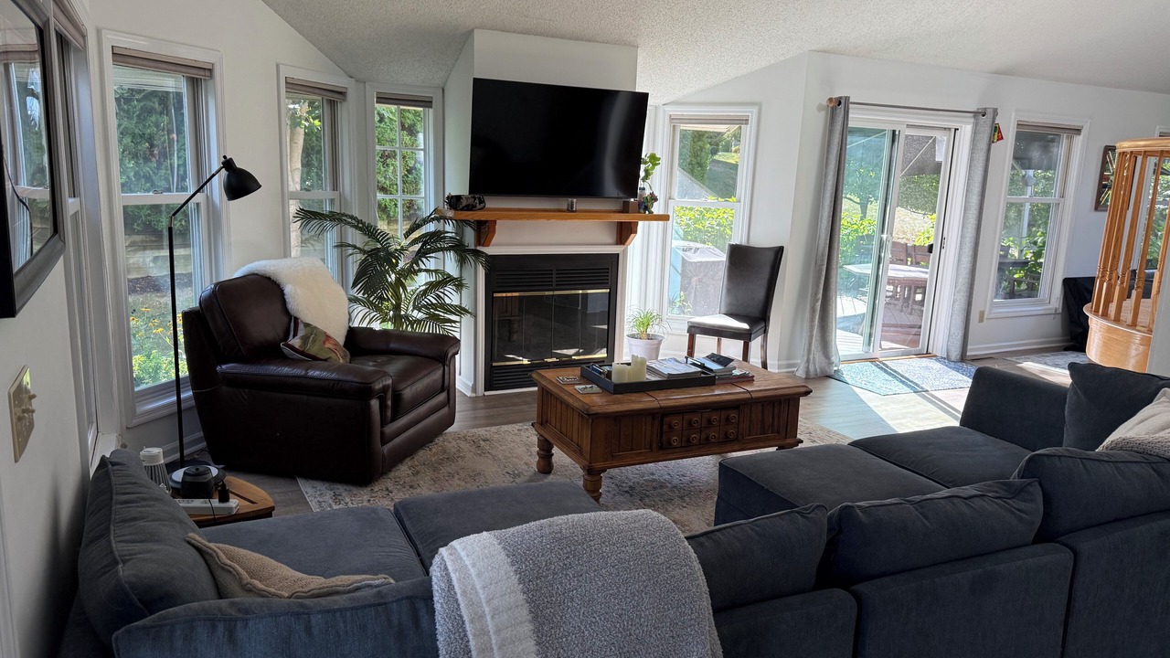 Photo of Livingroom in Saratoga Springs