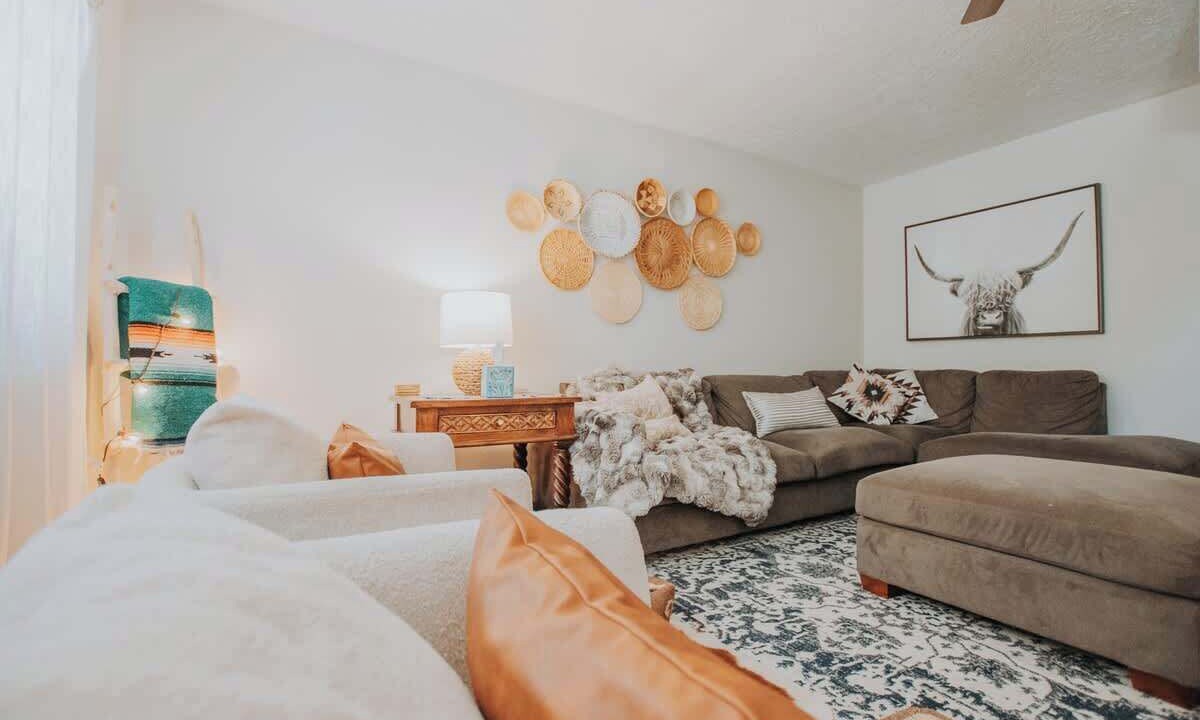 Photo of Livingroom in Pat Hurley