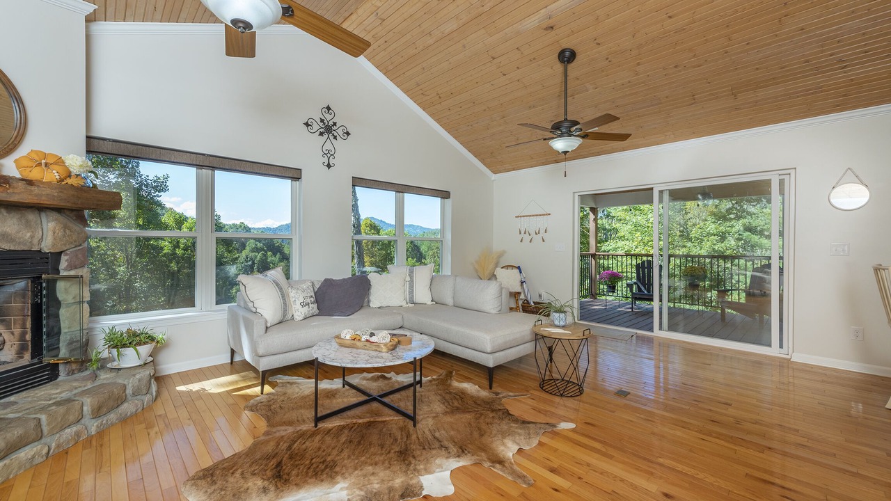 Photo of Livingroom in Burnsville