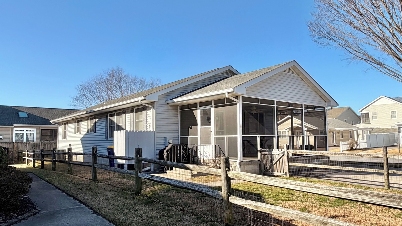 Photo of Outdoor in Country Club Estates