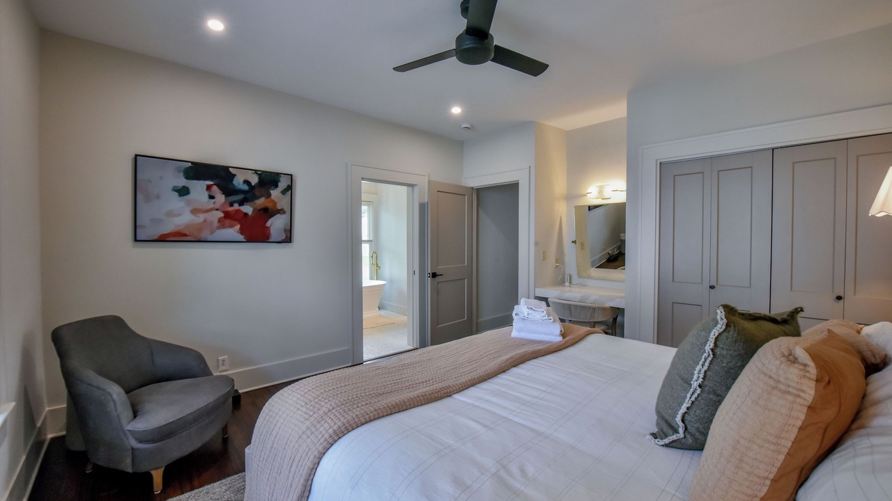 Photo of Bedroom in Tuscaloosa