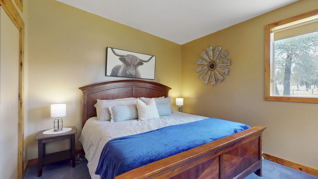 Photo of Bedroom in Crooked River Ranch