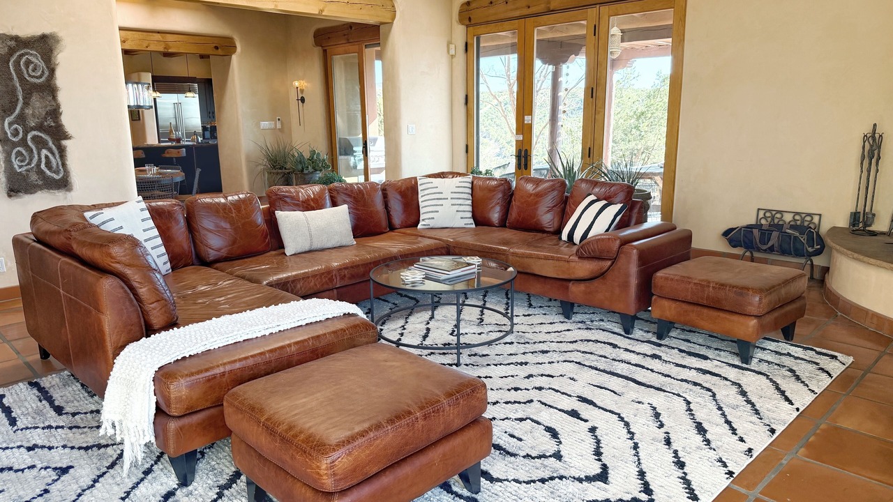 Photo of Livingroom in Chupadero