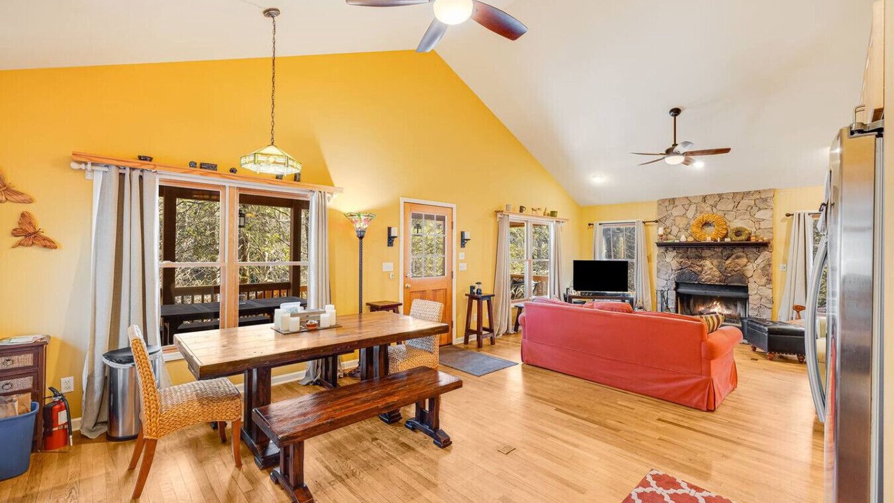Photo of Livingroom in Brevard