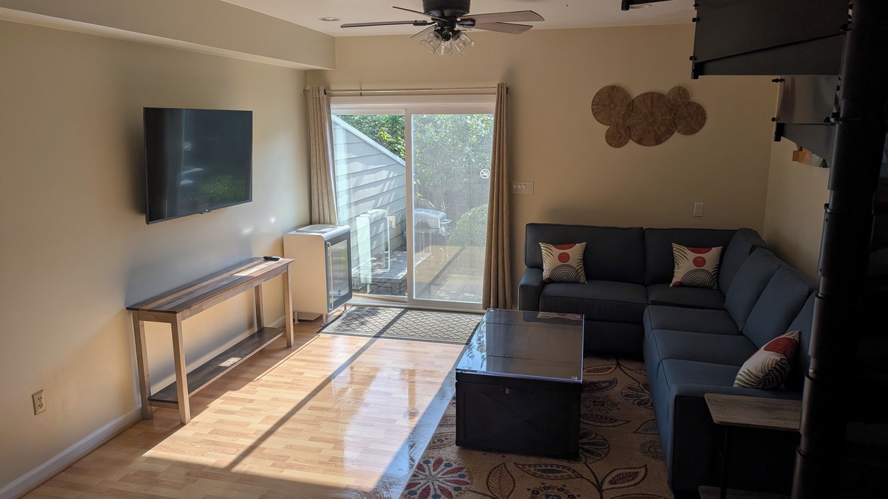Photo of Livingroom in Country Club Estates