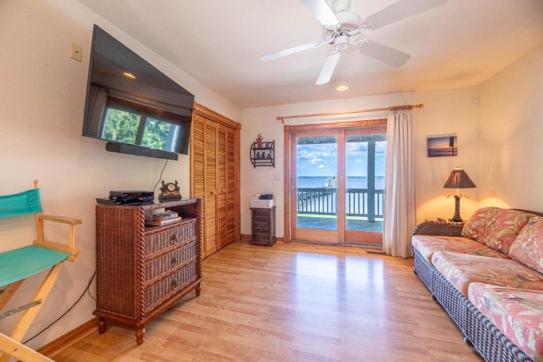 Photo of Bedroom in Monteray Shores