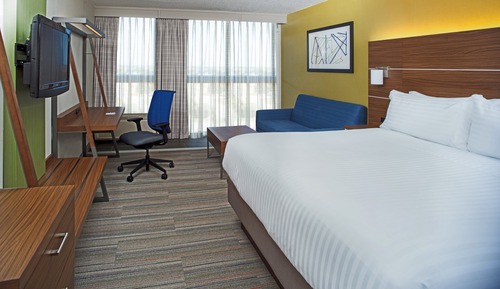 Standard Room, 1 King Bed (Street View)