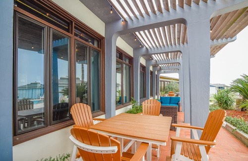 Port Aransas Condo | Ocean View Escape | Balcony Views + Boardwalk to the Beach