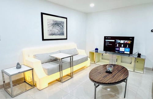 Beverly Green Apartment | Cozy renew 3BR STRIP next LVCC book best-Spot Sale POOL Labor Day LVCC enjoy