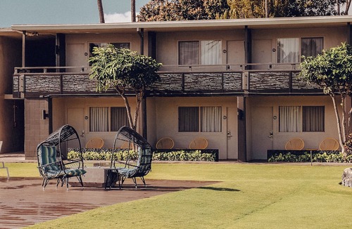 Kahului House | Sunny Island Escape! Pool, Pet Access, Close to Tropical Gardens