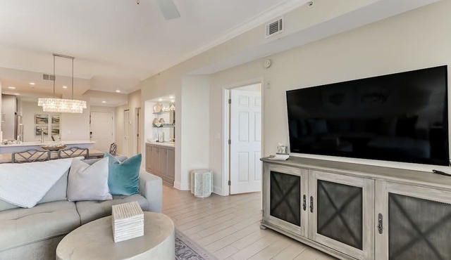 Escape to Paradise -Oceanfront, Beach Access, Pool
