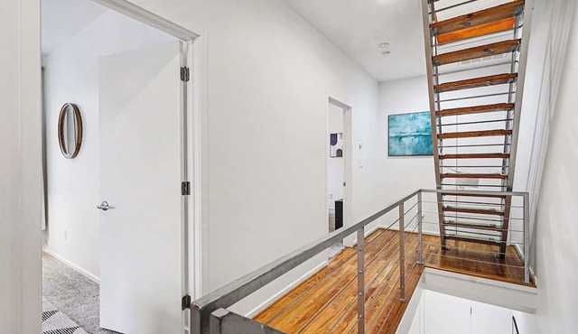 New! Minutes to Uptown CLT w King Suites
