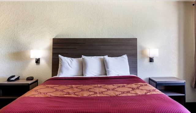 2 Queen Bed | Non-Smoking