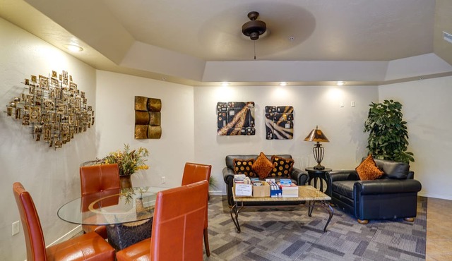 Inviting Las Cruces Condo < 1 Mi to Mesilla Plaza!